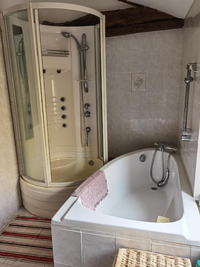 Chambres D Hotes L'Agape Saint-Martial-sur-Isop Dış mekan fotoğraf